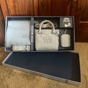 Steve Madden boxed gift set !  Brand new !